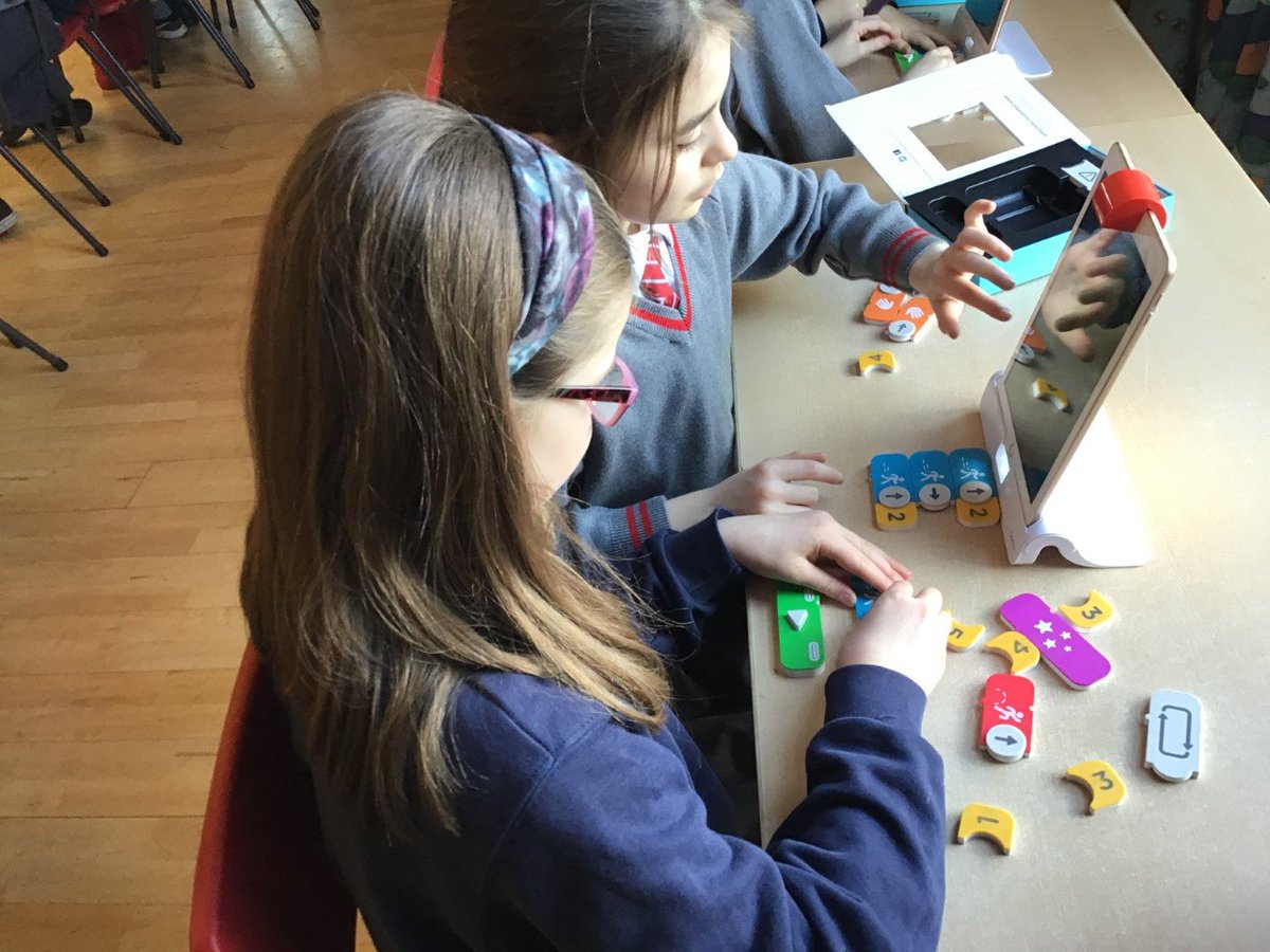 GrogganPrimary's tweet image. A brilliant day of Coding with @millquarterps and @TeachingCave as part of our @CASEshared project. The children learning and working together.