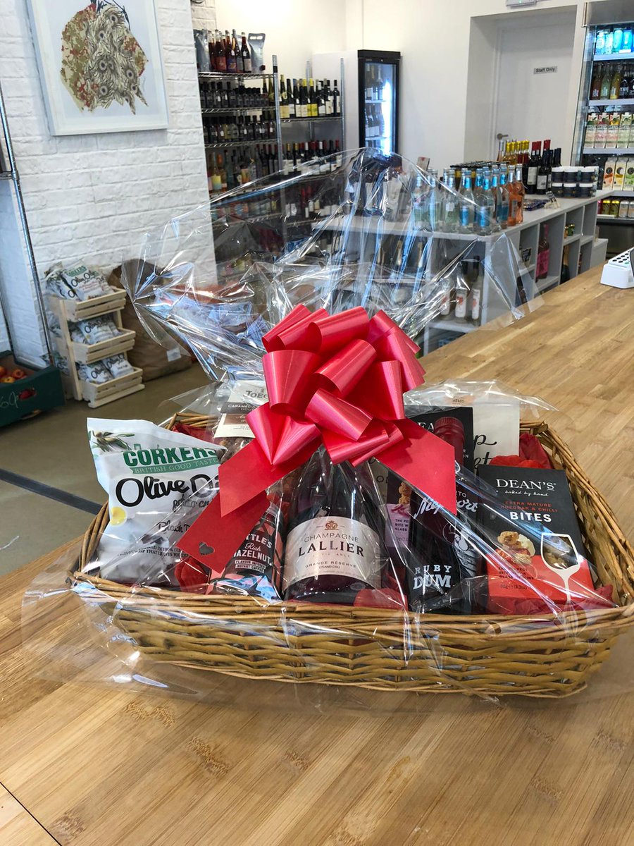The port is red, the Champagne Grand Cru, pop into the Pantry and we will sort Valentines for you! ♥️❤️♥️ #ValentinesDay #shoplocal #Blackheath