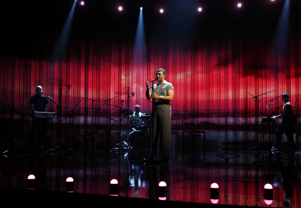 samsmith's tweet image. So excited for you to see the first live performance of 'To Die For'!!!! Watch on @TheGNShow tonight, @BBCOne  from 10.35pm  🖤