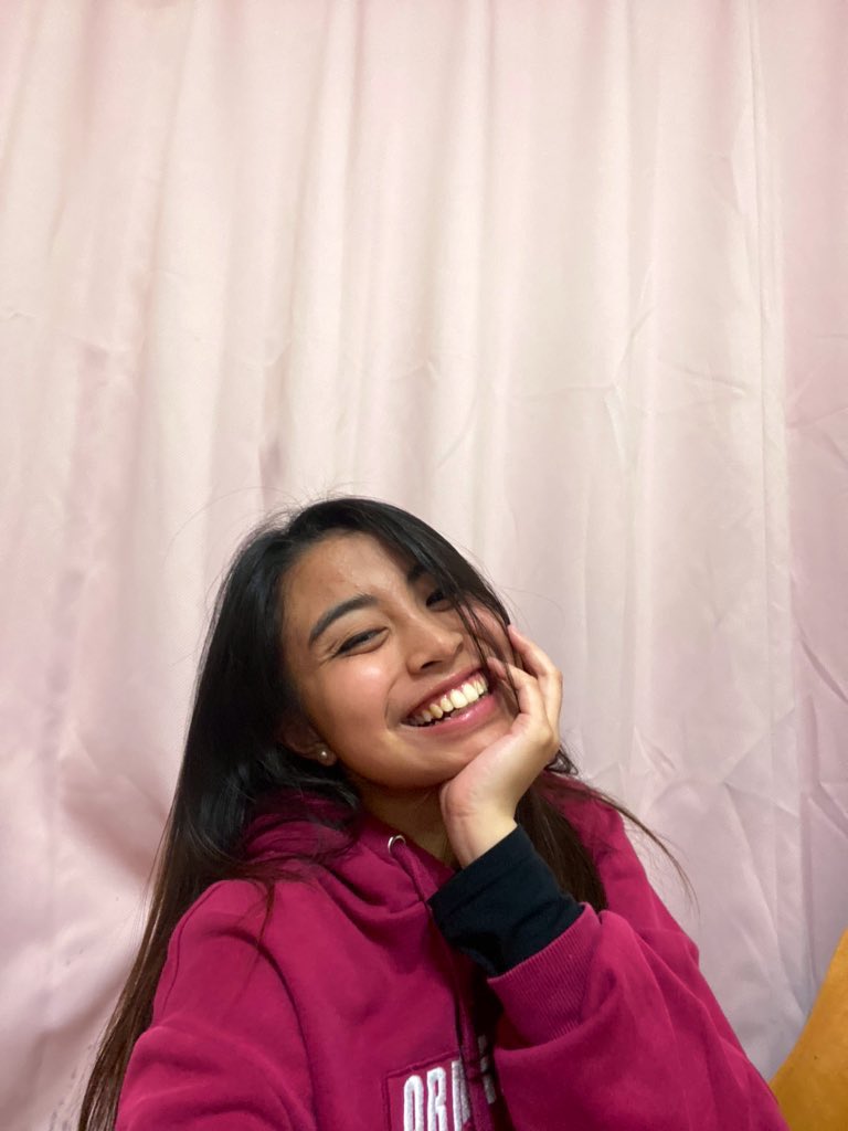 yowcheska's tweet photo. Happy Vday! :> 😋 https://t.co/KdswiQb8Zc