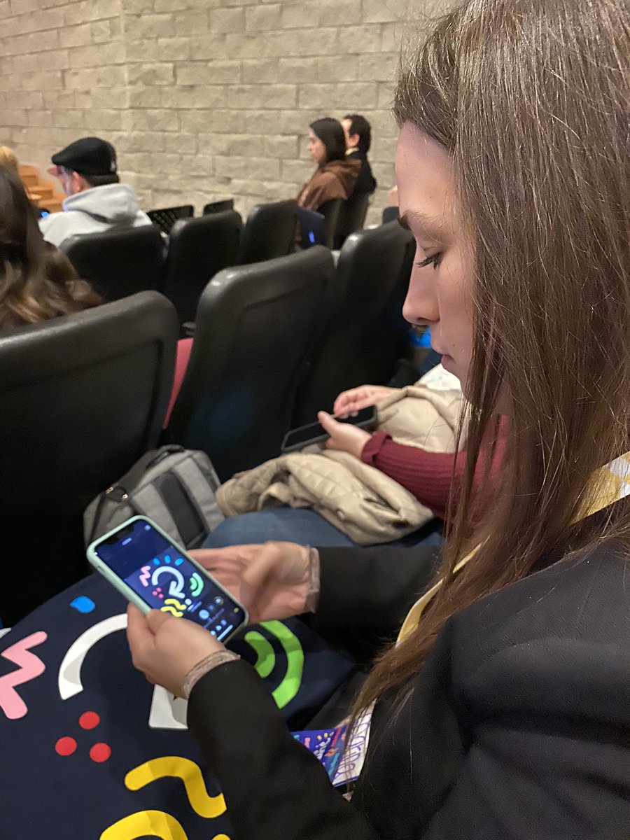 GeorginaGarza2's tweet image. Photo of the photo. So ready to start the day and present later @anapauvdlg @karinacesar7 #livecurious