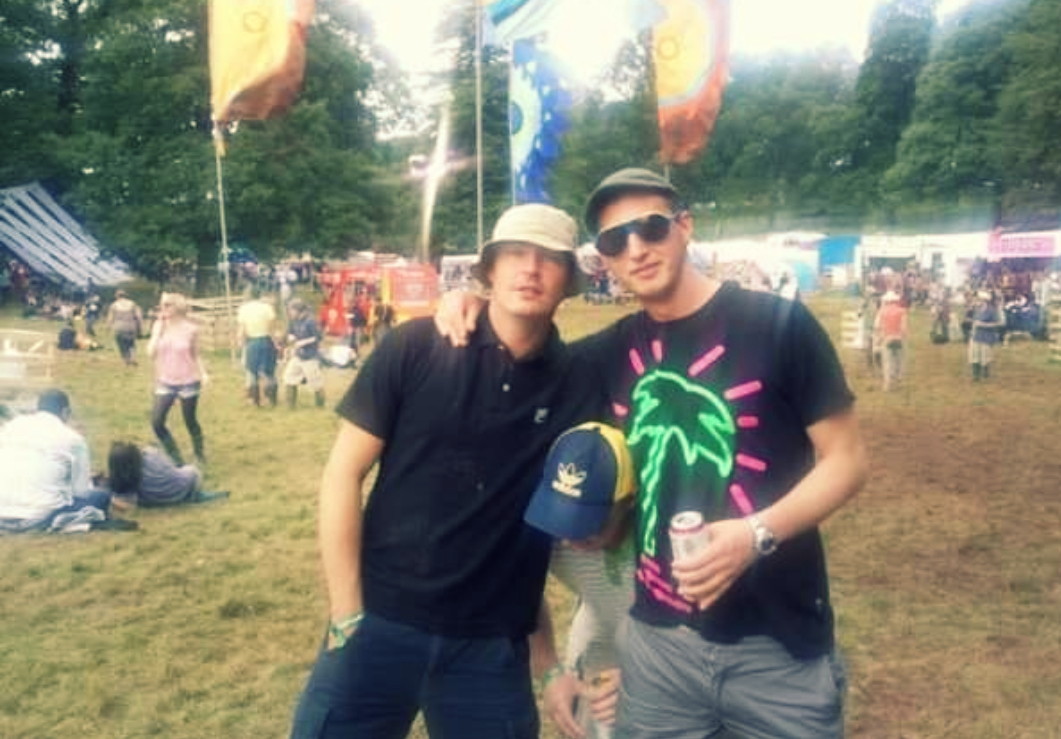 markellis888's tweet photo. @KendalCalling Please pick me guys. Surely 12 years of partying in the fields warrant some v.i.p treatment. Here's a pic from 2009 with @glarn5 . @leanneellis28 @kerryellis2012 https://t.co/uKX2KymHlR