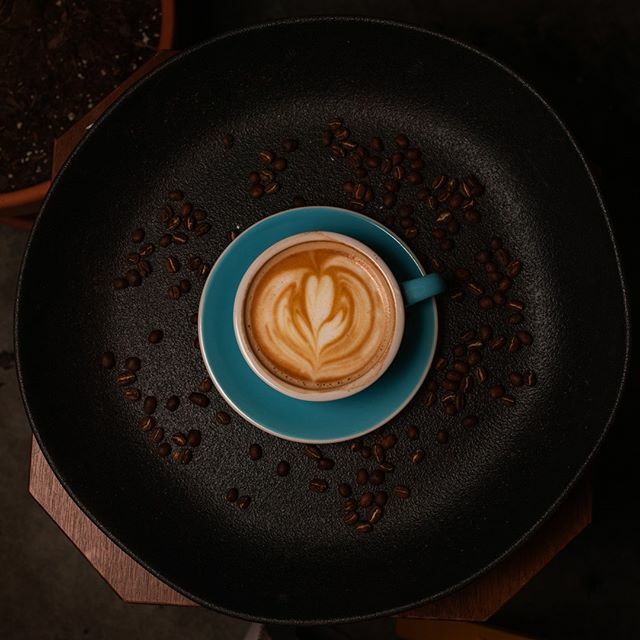 radioroasters's tweet photo. Waking up in the morning thinking about coffee... Come on down to our roastery ✨
∙
∙
∙
#specialtycoffee #roaster #atlanta #atl #decatur #avondaleestates #georgia #weloveatl #yourdekalbfarmersmarket #openroastery #coffee #southernliving #coffe… https://t.co/vglZa9vUR0 https://t.co/xMl3Z2HZDA
