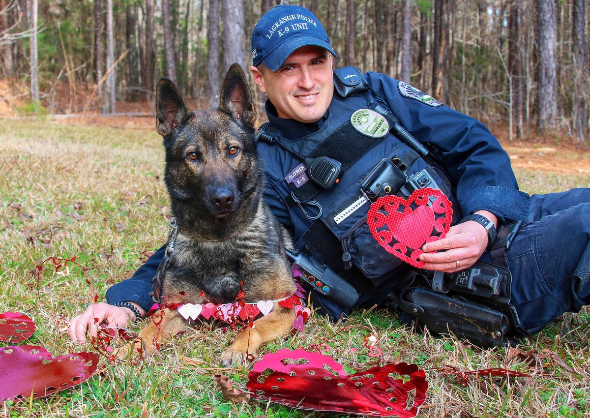Some of our local law enforcement are spreading the love this #ValentinesDay! ❤️👮👮‍♀️ @DuluthGAPolice <a href="/ForsythCountySO/">ForsythCountySO</a> <a href="/GaTechPD/">Georgia Tech Police</a> <a href="/LaGrangePolice/">LaGrange Police</a>