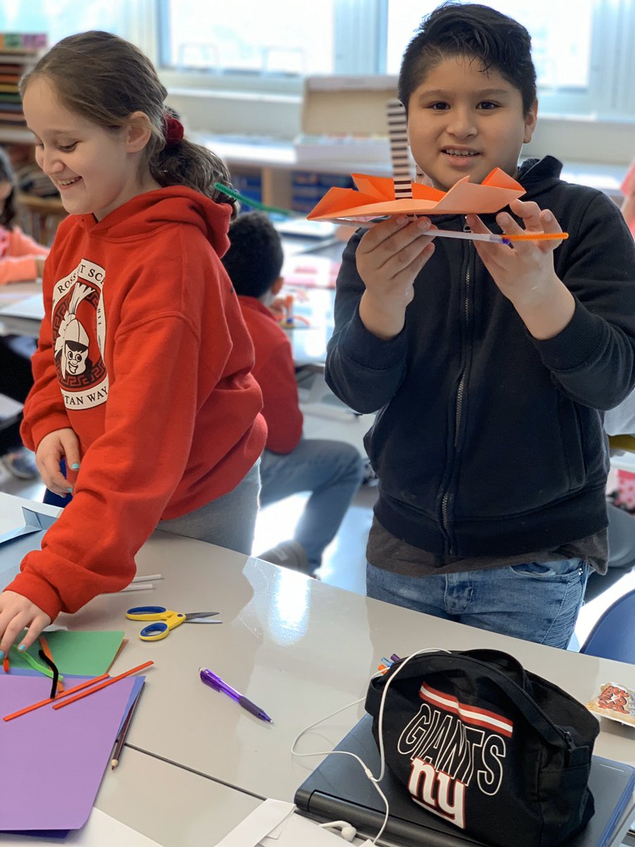 mrs_plumeri's tweet photo. Special Delivery! Fourth grade is celebrating Valentine’s Day by building mail carriers to safely transport their ring pops across the room. #ValentinesDay #Valentine2020 #rss11 #valentinestem https://t.co/ID8uzuAsg0