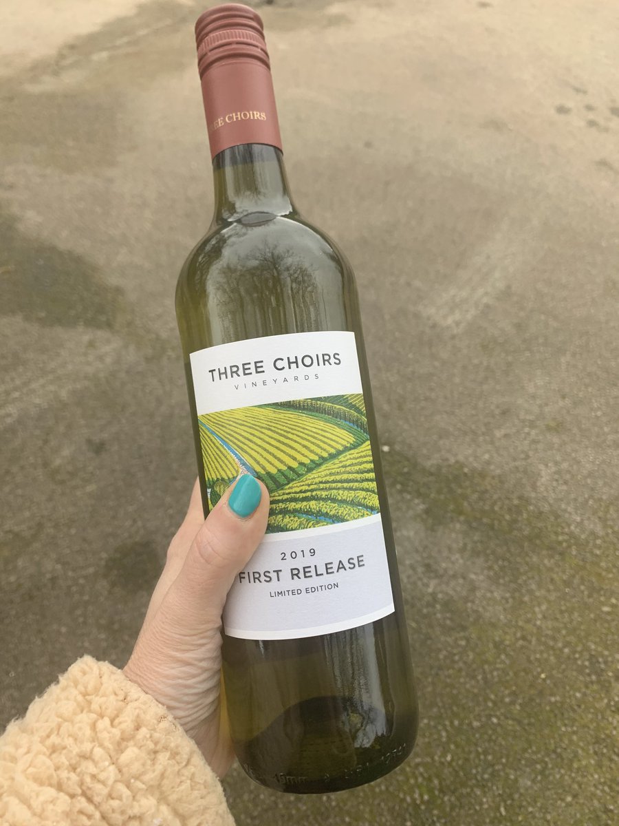 siany1974's tweet photo. Lovely afternoon drinking wine with @mavlar72 .. I now need a nap before heading back to Kingsholm to cheer on @gloucesterrugby 🍒 #ValentinesDay #FridayNightLights #Glawsfamily #ThreeChoirs https://t.co/RdaoelkZ7z