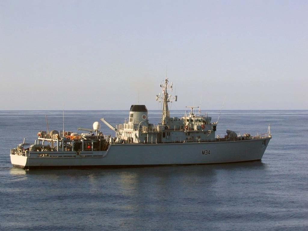 defpostmedia's tweet image. HMS Middleton Returns to Water Following Maintenance. #M34 #RoyalNavy defpost.com/hms-middleton-…