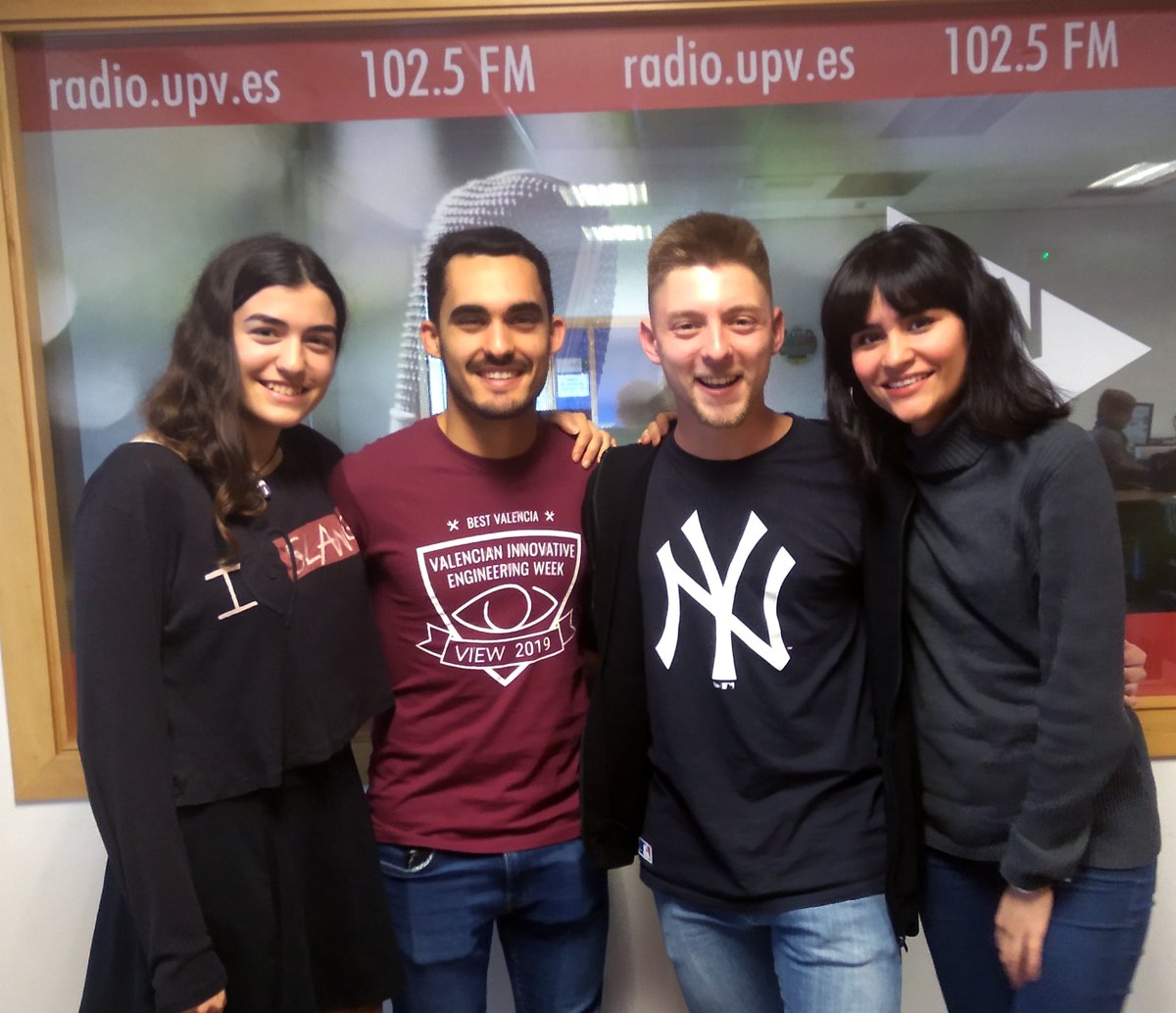 UPVPodcast's tweet photo. Escucha ya @UpvMayday. Protagonistas:
➡️ #EsquinaFinlandia, Sergio, Javi y Carlos te hablan de su música, trayectoria y tocan un tema en directo 
➡️Inma y Julio de #BestValenciaUPV te cuentan un evento que no puedes perderte, el #hackathon 
¡Dale al play!https://t.co/MI6FaM6YbT https://t.co/7swA7OJPOX