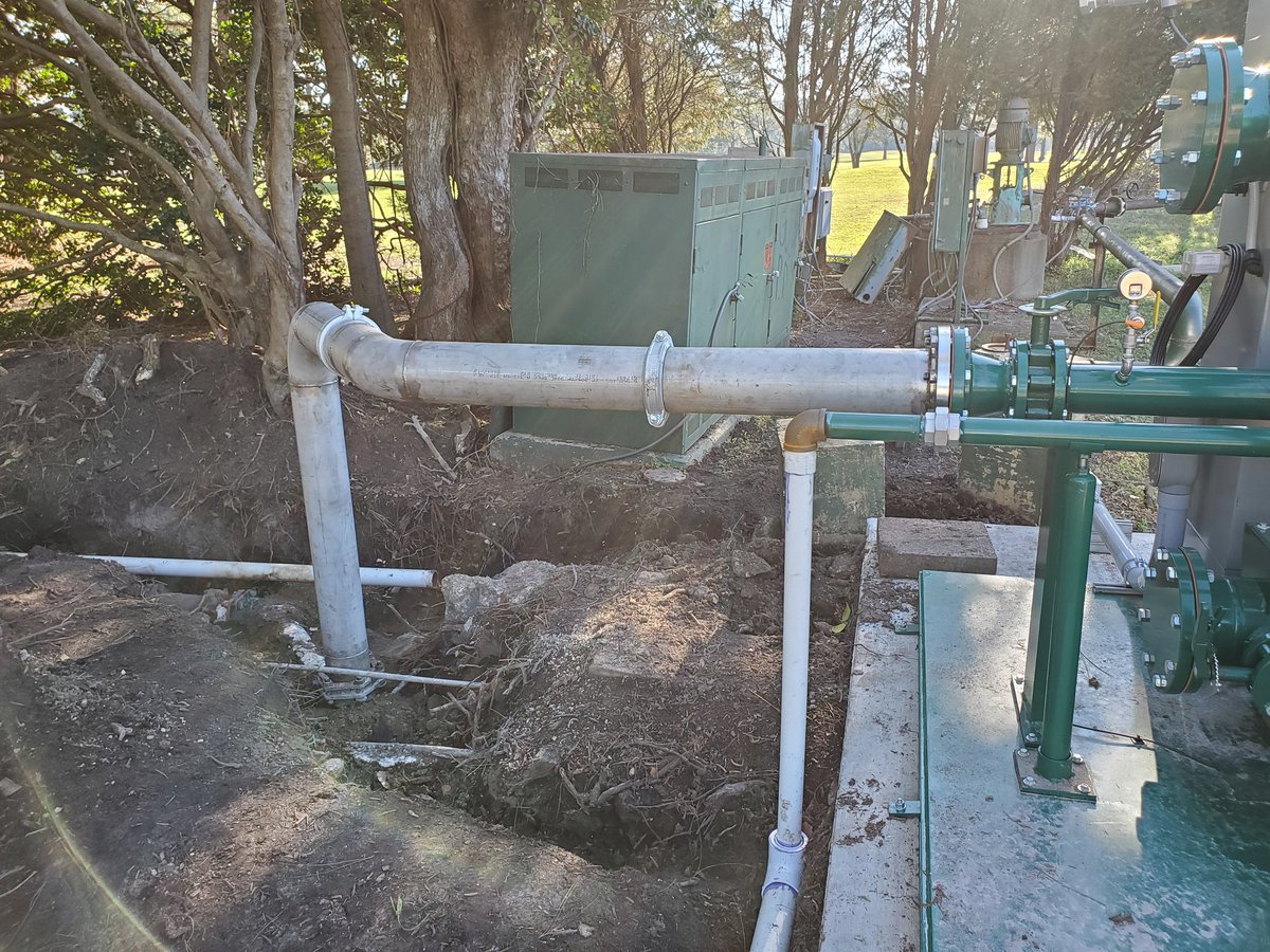 SeigleBill's tweet photo. On site fabrication of Zee pipe on this Rain Bird pump station to overcome some opportunities presented to us. Meeting challenges head on. #FISOUTDOOR #RBgolf #RBpump #movinH2O https://t.co/3oiVCWOtwl