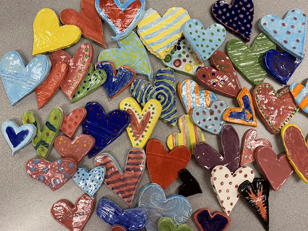 Happy Valentines Day! Our very own GV teachers painted these hearts in honor of the week. #GVgatorstrong <a href="/tmorgangves/">gvesart</a> <a href="/GreenValleyElem/">Green Valley Elem</a>