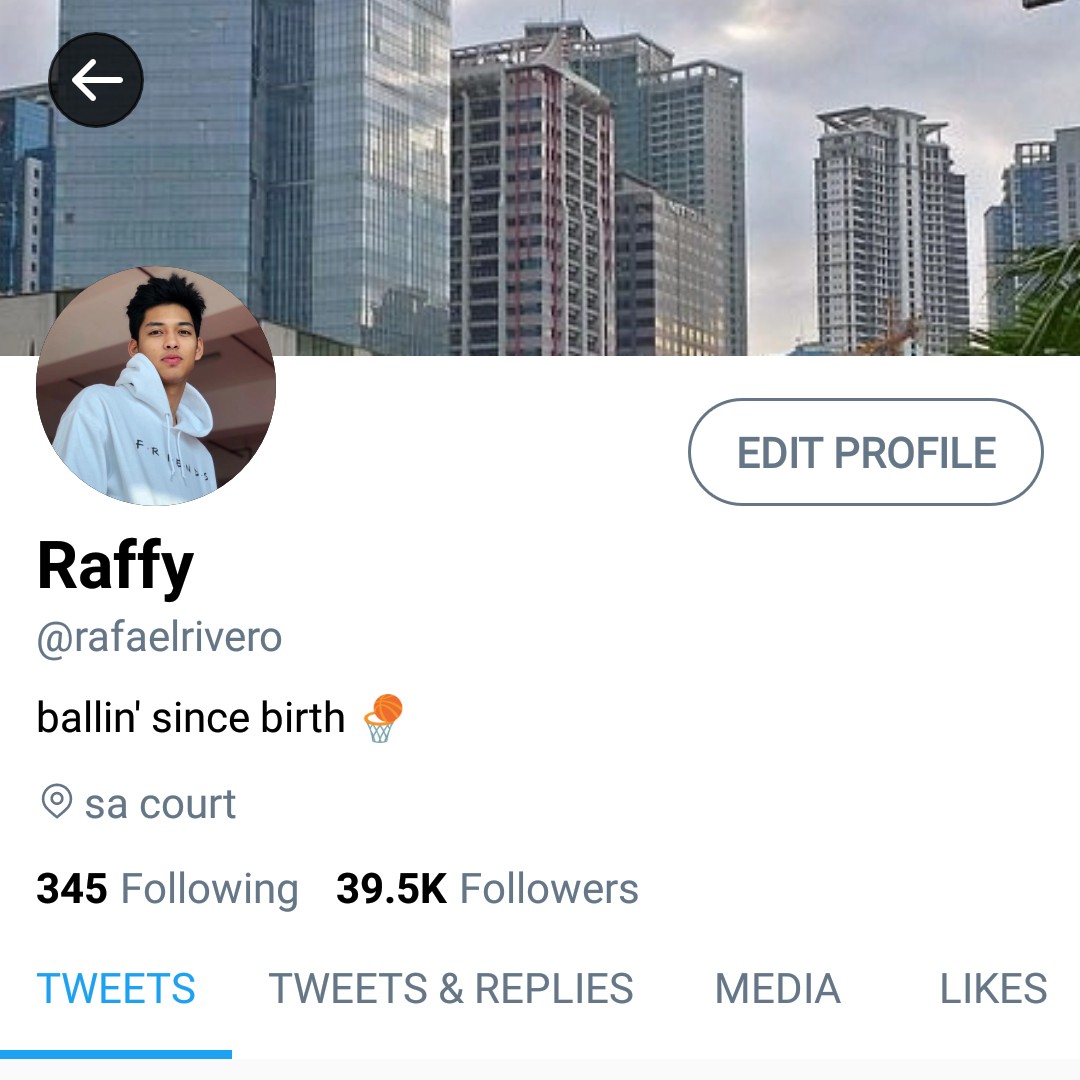 feistyonlegs's tweet photo. "Remedy."

A #SharCci serye in which taking care of a drunken athlete in every party she goes to is the last thing in Sandeng's plans. But somehow, it's what she ends up doing anyway. https://t.co/ekJzrciSu5