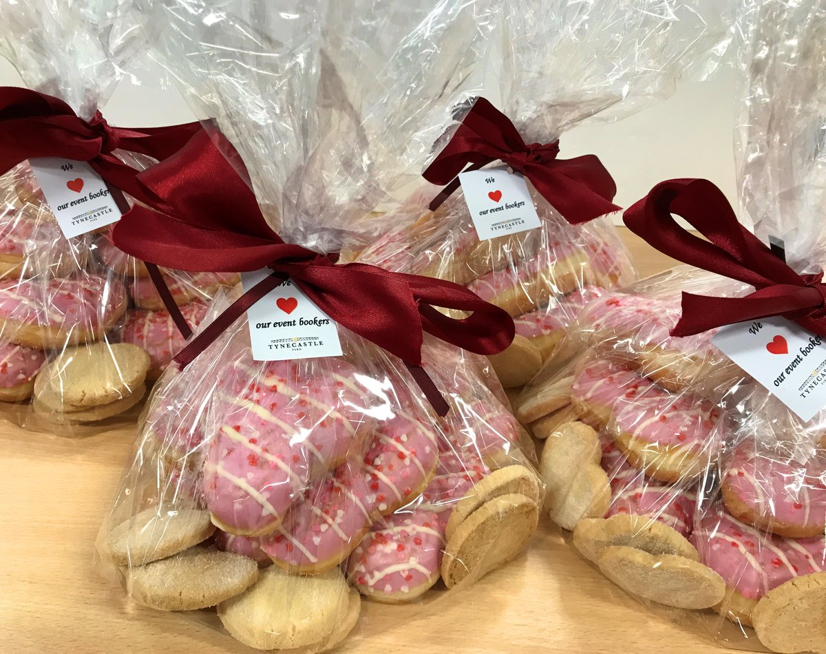 TynecastlePark_'s tweet image. Our Sales Team are off spreading love around #Edinburgh today with sweet treats delivered to event clients🍩🍪