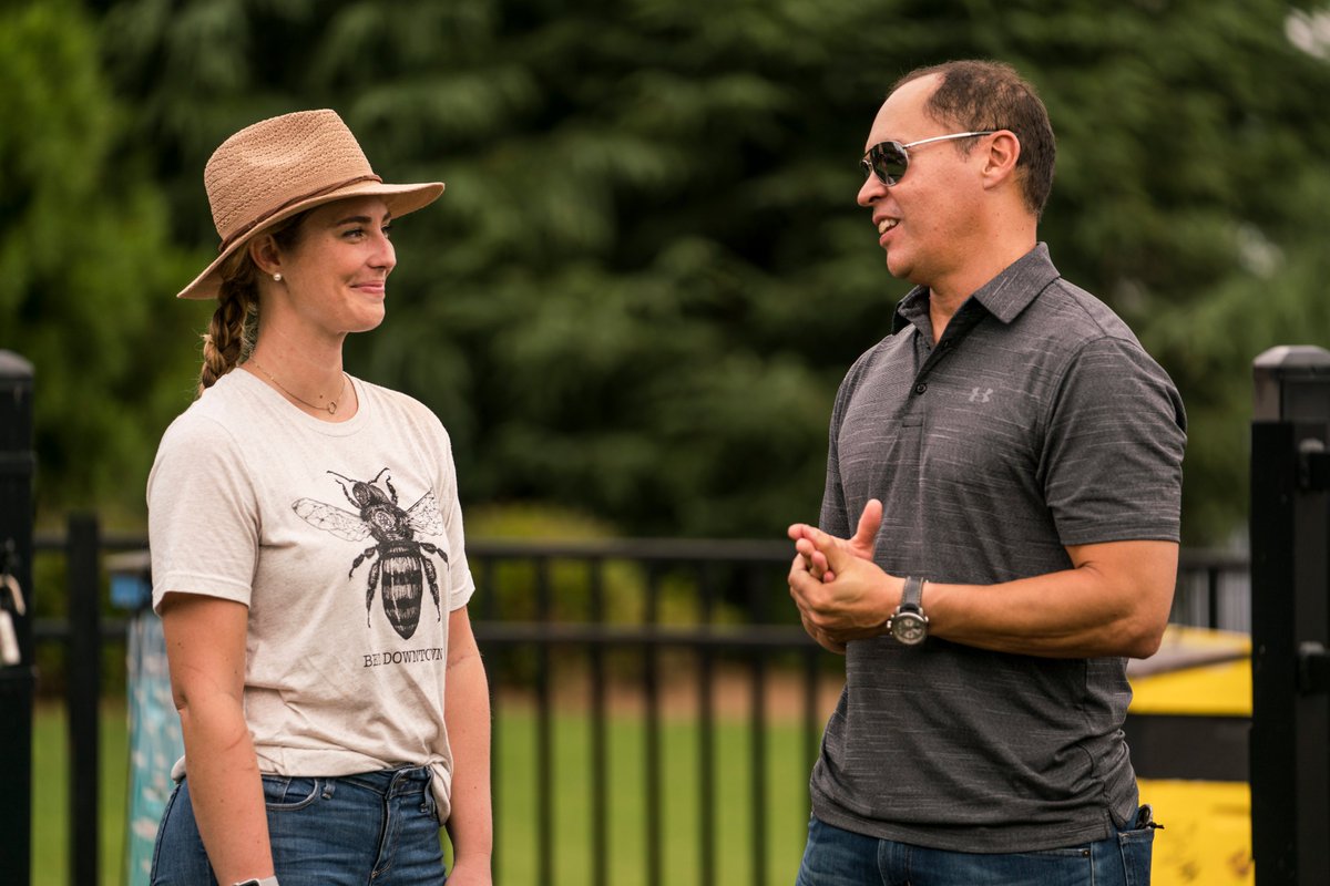 Distracted by #AlmondMilk &amp; #bees? Techrides interviewed <a href="/Leigh_Kathryn/">Leigh-Kathryn Bonner</a>, CEO &amp; Founder of <a href="/BeeDowntown/">Bee Downtown</a>, to see what she (+ a couple of #Fortune1000 companies) are doing to combat the dwindling wild 🐝🐝🐝 populations: bit.ly/TechridesxBeeD…