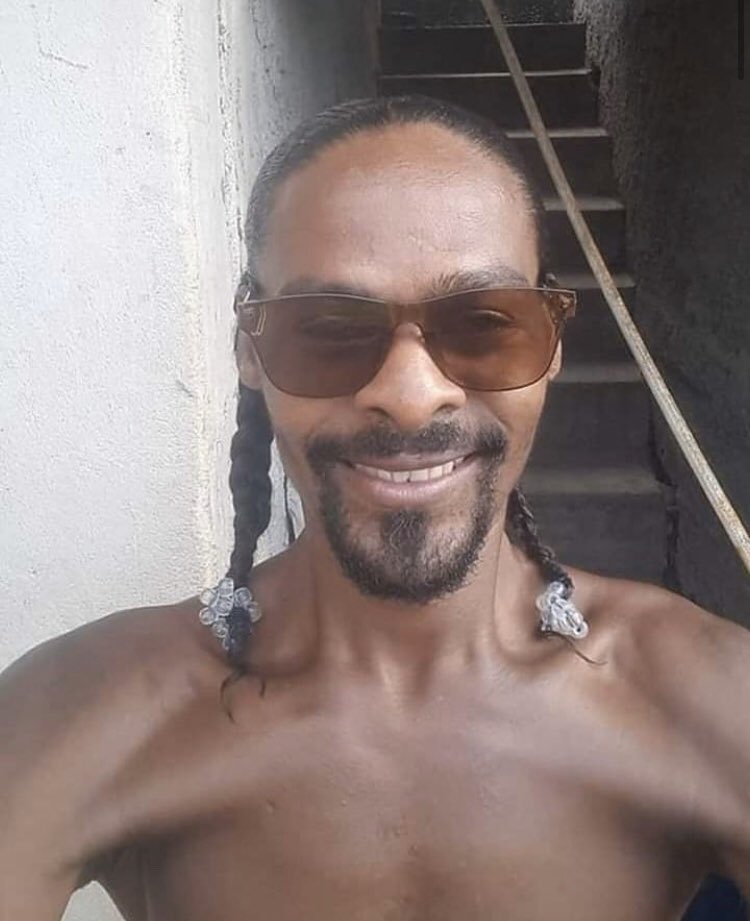 5 anos de azar pra quem não der RT no Snoop Dogg baiano