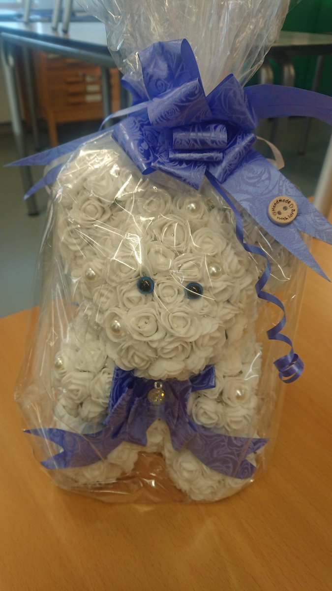 RHarbour_Art's tweet photo. #ValentinesDay look what one of our #Year9Art students made for her boyfriend! #roseteddy https://t.co/zAtDx3tCQ7