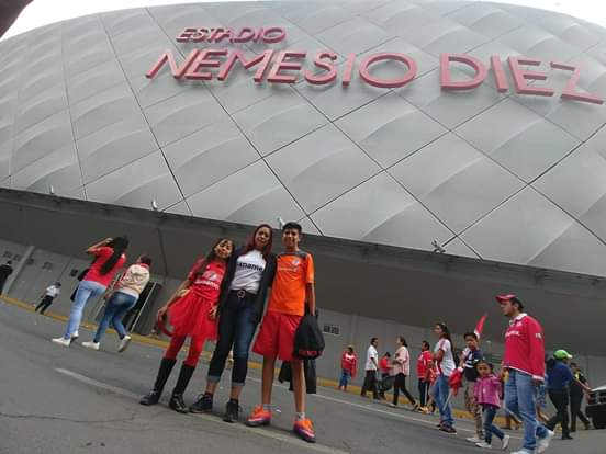AlanGas42758183's tweet photo. @TolucaFC Mi nombre es Alan Gaspar y junto con el amor de mi vida (mi madre) Patricia Escobar,desde nuestro famoso infierno apoyamos a nuestro amado deportivo Toluca. Tambien compartimos el mismo amor por este equipo, venga rojos, por la victoria este sábado.❤😈
#AmorDiablo2020 https://t.co/XBi7wqhIcJ