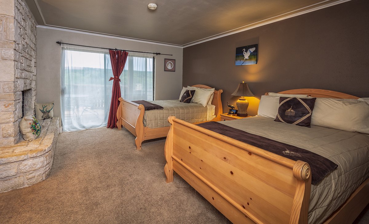 FossilRim's tweet image. We have five unique rooms at The Lodge and seven #cabins with differing interiors at Foothills #Safari Camp! Both options have their strong points. Learn more: fossilrim.org/plan-a-visit/l…. #Lodging #Wildlife