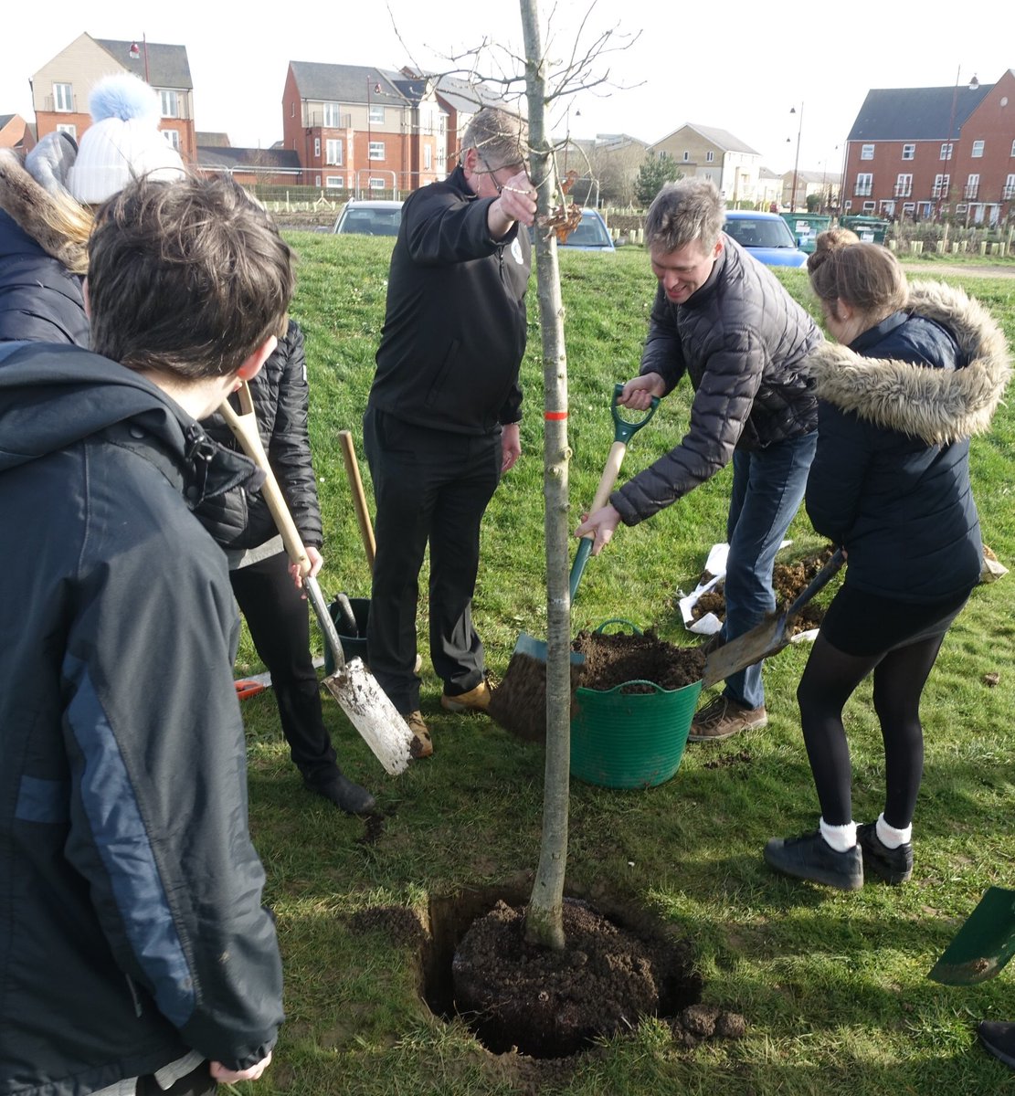 SouthCambs's tweet photo. π³ Cllrs @AidanVdeW & @RuthBetson joined @CambourneParish & @CambourneVC pupils earlier to start planting 1,200 new trees & shrubs in Cambourne
π² We gave @CambourneParish funding for the planting as part of our #ZeroCarbonCommunities scheme
π± More: https://t.co/AR2ax2REzp https://t.co/1THpfFYmVv