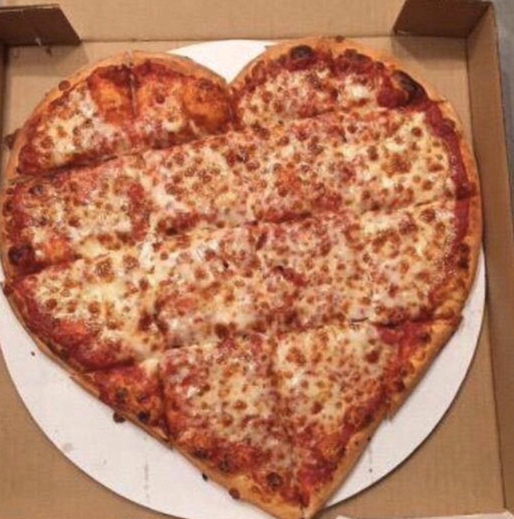 3BrothersPizzza's tweet photo. It doesn’t always have to be roses..🍕😍🌹

Our NEW Ad in your mailbox today... 

Come enjoy or have it delivered ❤️(440)234-2525 &amp; for our full menu visit our website @ https://t.co/XgQccGxoyc 🍕😍🔥 
#Family #BestPizzaEver #ValentinesDay #middleburgheights #strongsville #pizza https://t.co/Pwg3fW8yTQ