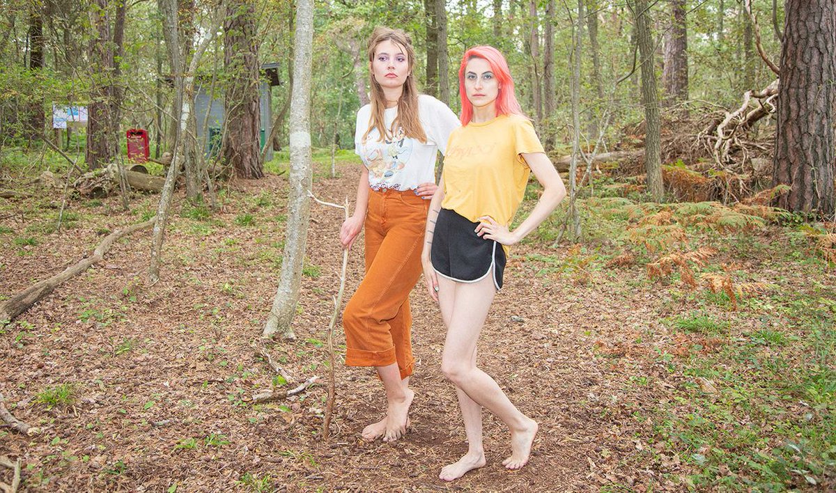 <a href="/palehoneyband/">Pale Honey</a> är inte bara aktuella med singeln Treat You Good, de ligger även bakom Helgens Spotifylista, en lista du kan lyssna på oavsett om du känner dig glad, nykär eller lite nere. buff.ly/3bEE1bS