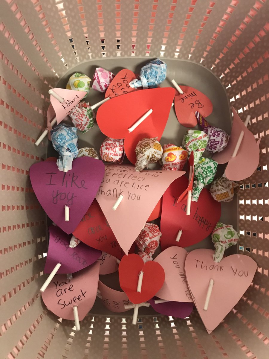 Passing out the love with handmade candy o grams. ⁦<a href="/HWDSB/">HWDSB</a>⁩ ⁦<a href="/OP_HWDSB/">Orchard Park</a>⁩