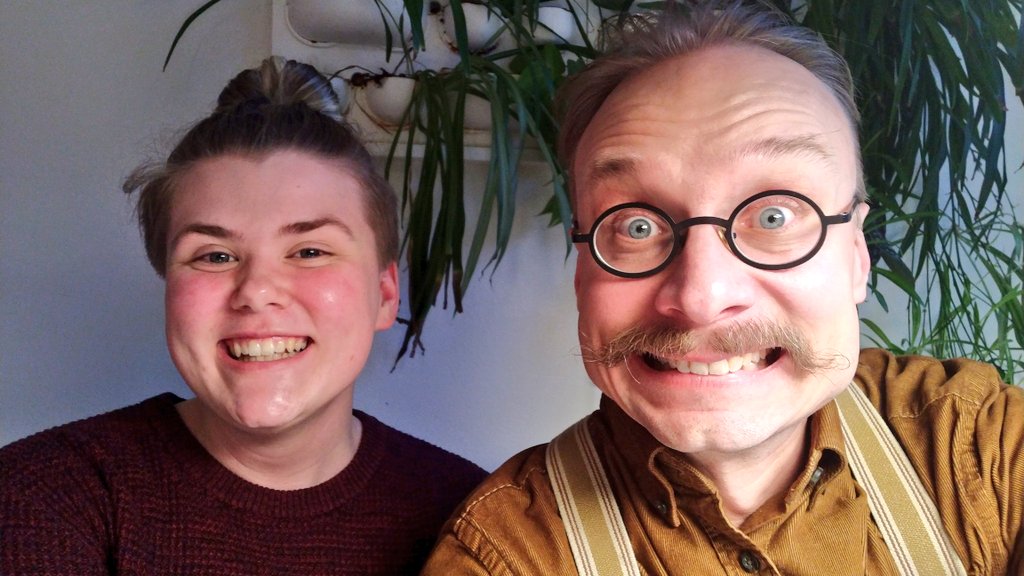 <a href="/henkkaremes/">Henkka Remes</a> aloittaa maanantaina 17.2 Silmusalaatin luomuviljelijänä vastuualueena AD.
Ja Henkkahan on itseasiassa vanhoja Silmusalaattilaisia ja tuttu maistatuspöydän takaa. 
Kuvassa myös itse HD.