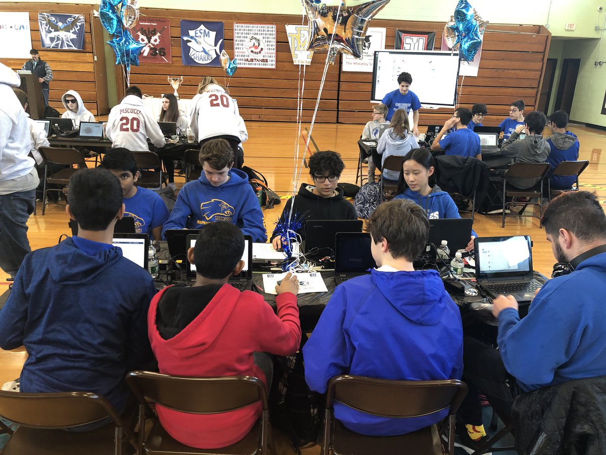 mrhufnagel's tweet image. @HPS_Eagles Coding students attempting to colonize Mars via the Northpole. @kid_OYO 1st Ever LI HS Hackathon #codeconquest
