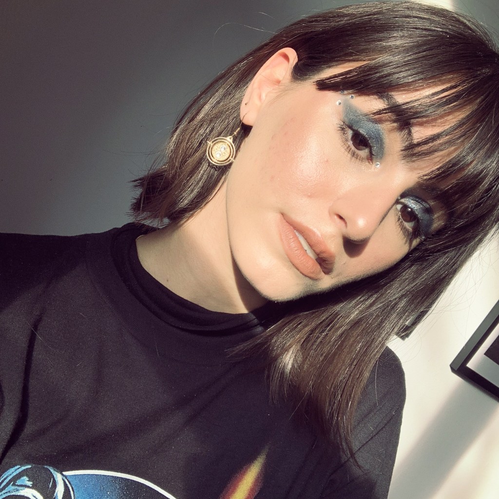 MlleOLantern's tweet photo. Happy Friday my pumpkins! Today, I am sharing with this fun, dark makeup look with gemstones (duh!)! I really hope you like the final look! xx #bloggerloveshare #bloggersclubRT #TheClqRT #influencerRT #bloggershare #littleblogRT https://t.co/bJ79jMk5s9 https://t.co/YZTvBWL0vV