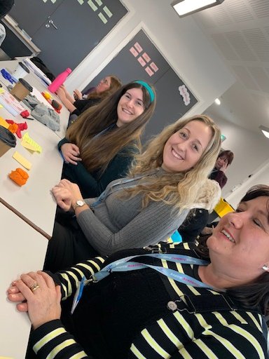 skolnansledan's tweet image. Being inspired by Explorify with Louise Stubberfield of 
@wellcometrust. Teachers need time to learn, play, explore and create too! #CPSC20