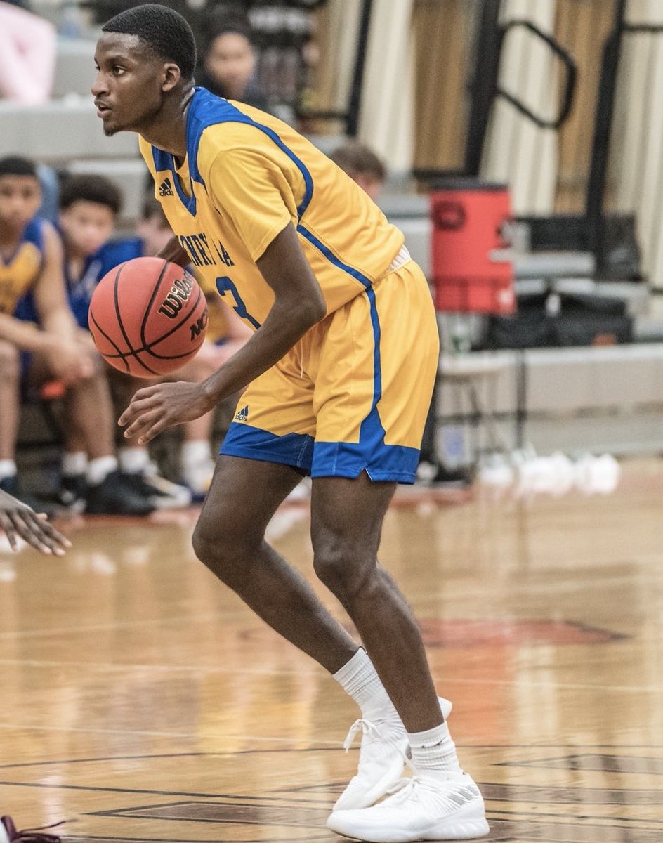 ThereseCWright's tweet photo. Glory to GOD!!!!! 
Congratulations to my son @marques_warrick 💙💛 
✳️11th Region Player of the Year 
✳️Kentucky Mr. Basketball finalist!!!!!!! 

Wow!!! Glory to GOD. https://t.co/M3e47ODnh2