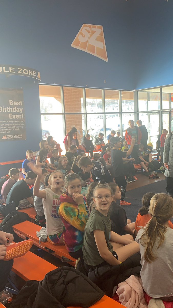 guysmathletes's tweet photo. @skyzone #mathletes + trapolines=fun! https://t.co/sA1jnbjo5m