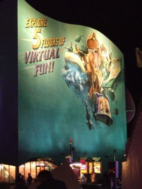 DefunctArchives's tweet image. One of the exterior walls of a now-demolished building: DisneyQuest. The picture was taken in 2005. This picture was submitted to the Defunctland Archives and placed in the Public Domain by its creator.