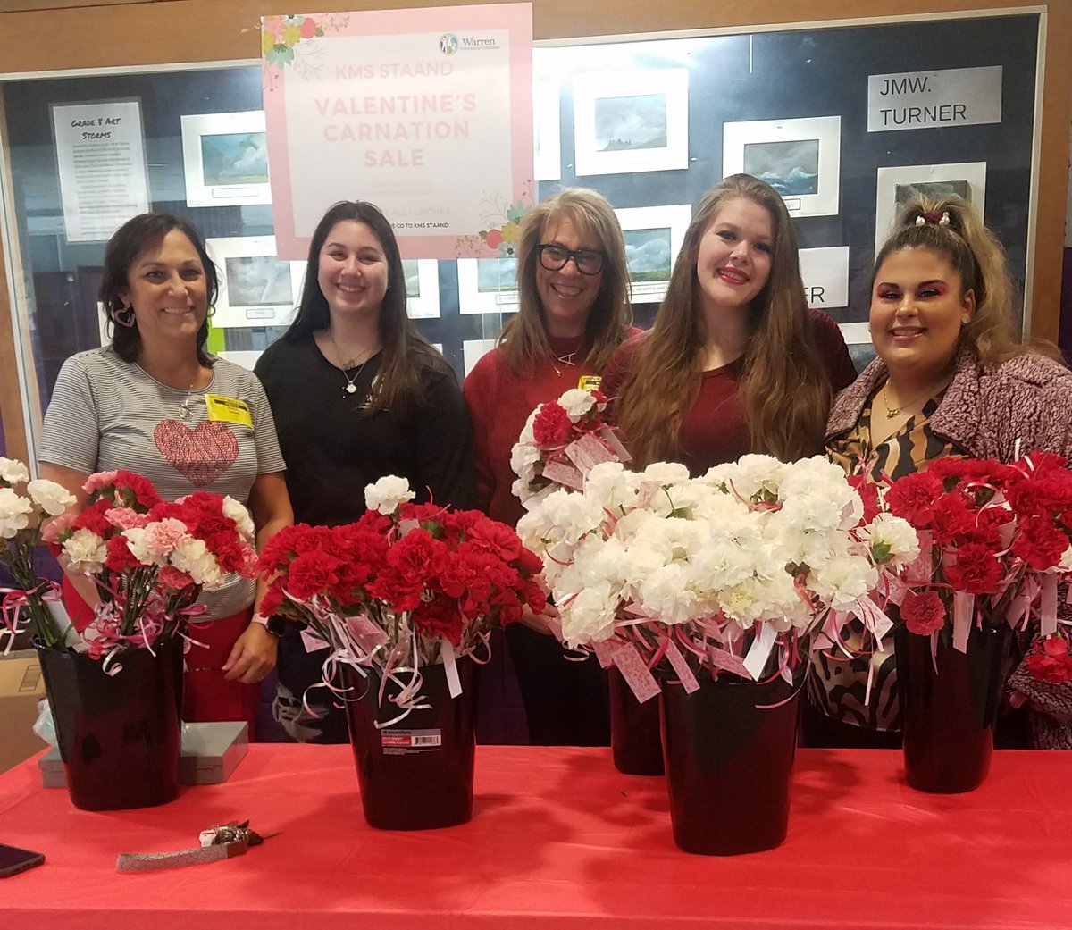 KMS_Events's tweet photo. Carnation Sale Today! Thank you to our MH STAAND leaders &amp; the Warren Prevention Coalition! @kmsstaand @mhhsstaand @bweari @BWRSD #valentinesday #sharethelove https://t.co/wXW08xezzF