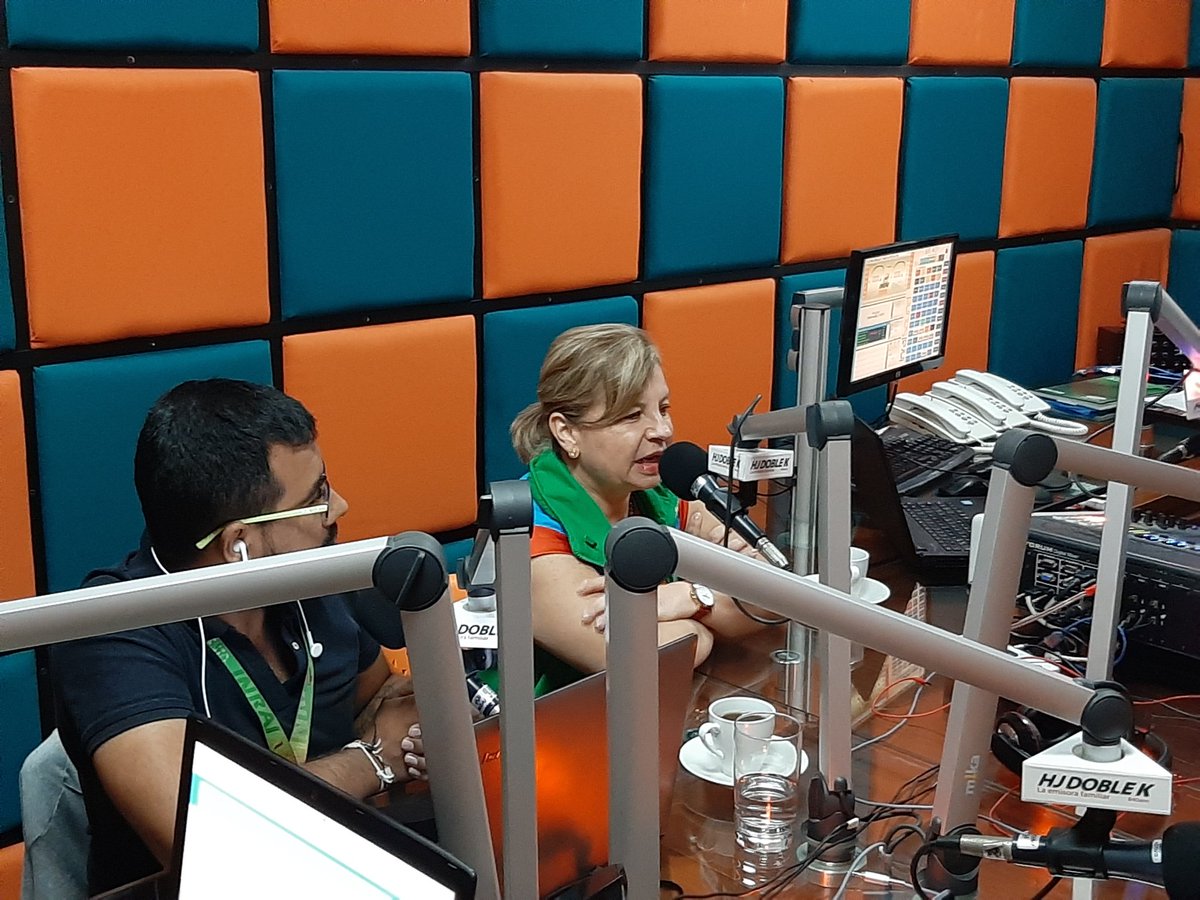 LuzHelenaGU1's tweet photo. #ICBFesHuila | A esta hora en los medios de comunicación, @hjdoblekneiva y @tsmnoticias, hablamos sobre la modalidad #HogaresSustitutos de @ICBFColombia, e invitamos a las personas para que formen parte de este importante y bonito servicio, por la protección integral de los NNA. https://t.co/fKo6VNKBfe