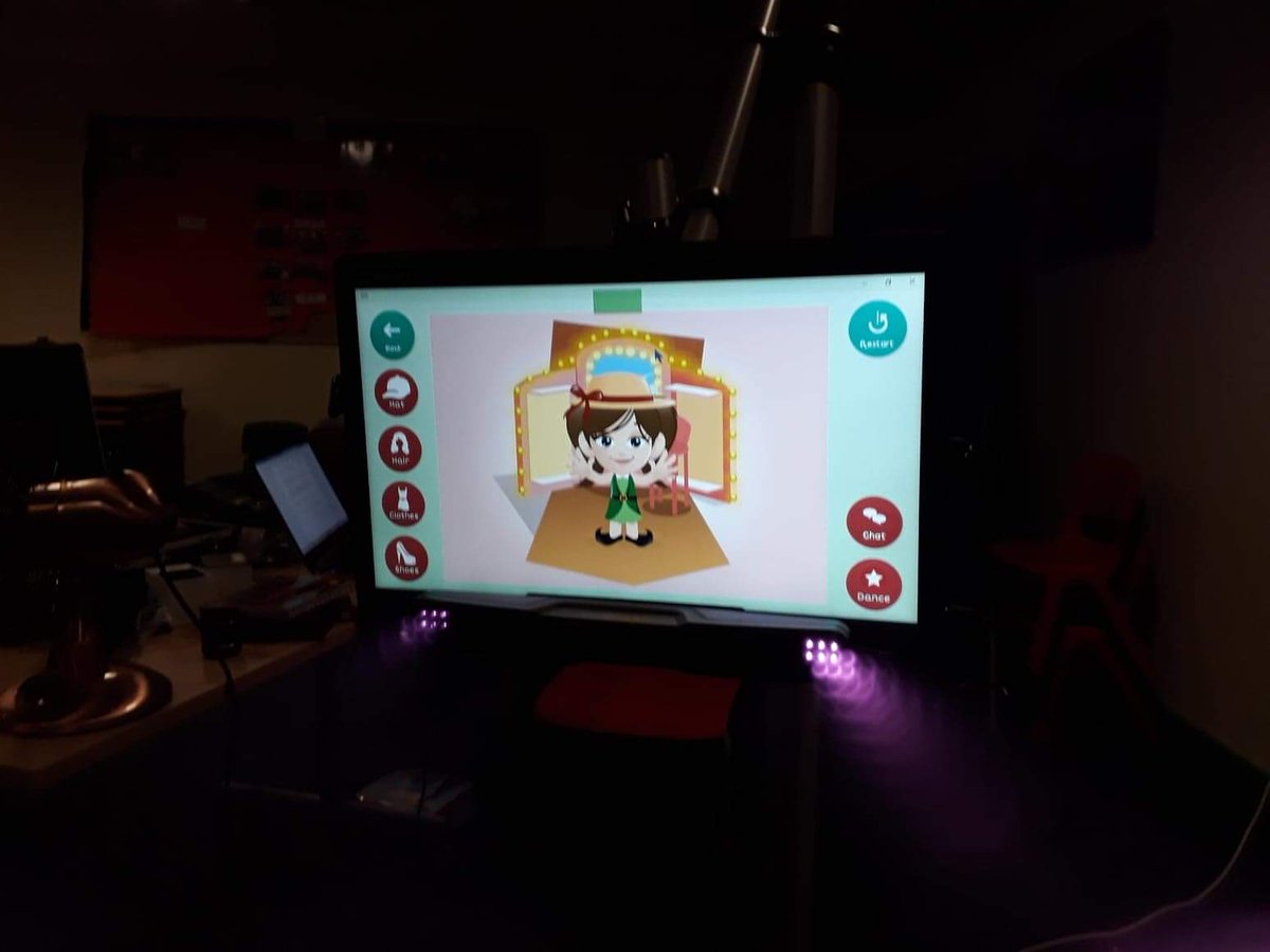 1_forget's tweet photo. #smashedit
Great job this week @TyGwynSchool. Pupils were introduced to #looktoread - the reading scheme for #eyegaze. They also explored motivation & engagement with #fartclouds and #interactivelearning through #choicemaking activitities.
@ThinkSmartbox @InclusiveTechUK https://t.co/4iYGHcQszB