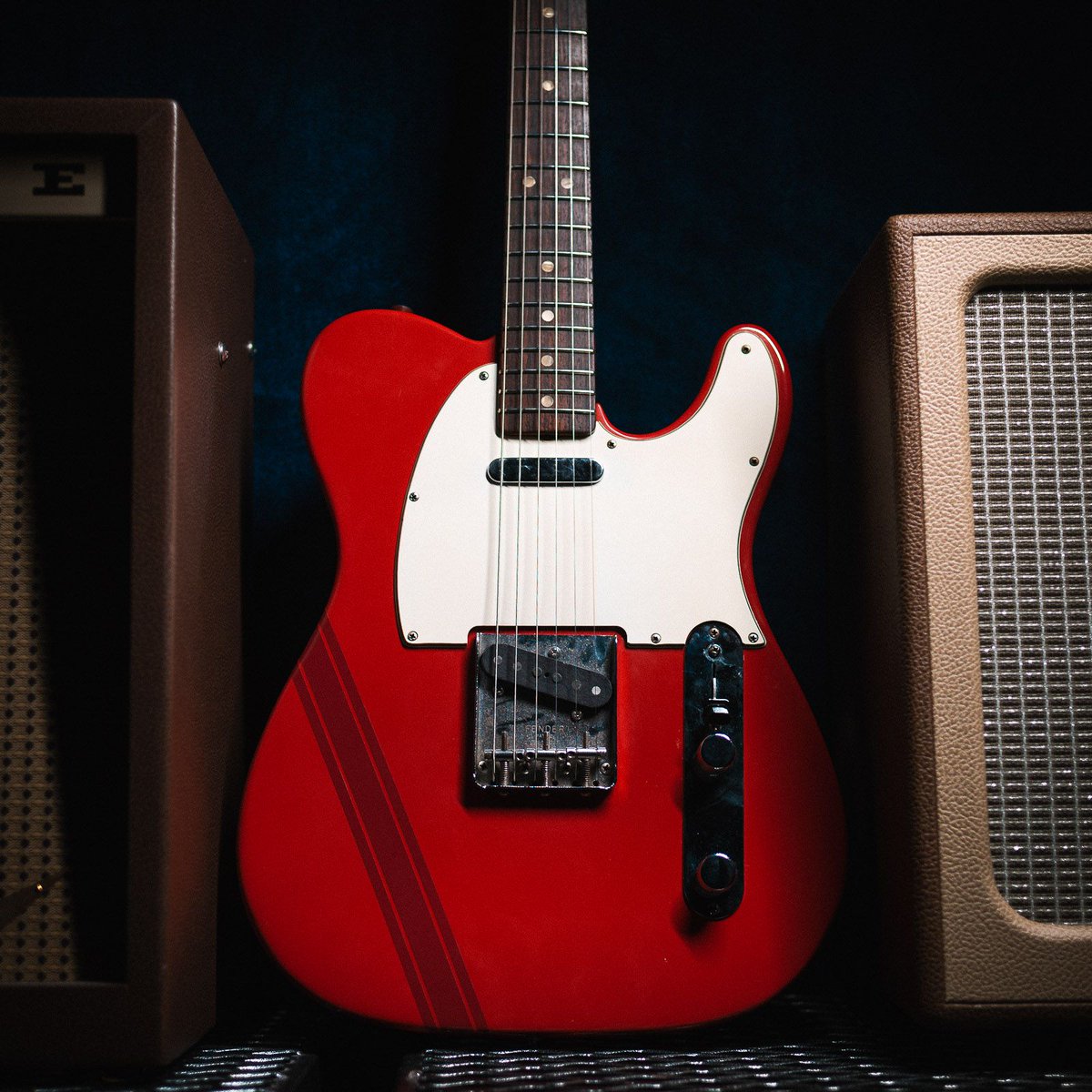 ChicagoMusicEx's tweet photo. Ladies and gentlemen, start your engines. This refinished 1967 Dakota Red @Fender Telecaster is revved up and ready to run. https://t.co/HkkHd4ev2Q #fender #telecaster #dakotared #refin #1967 #gearwire #gearybusey #guitarspotter #guitarphotography #guitarsdaily #tonemob https://t.co/pxDdp46dES