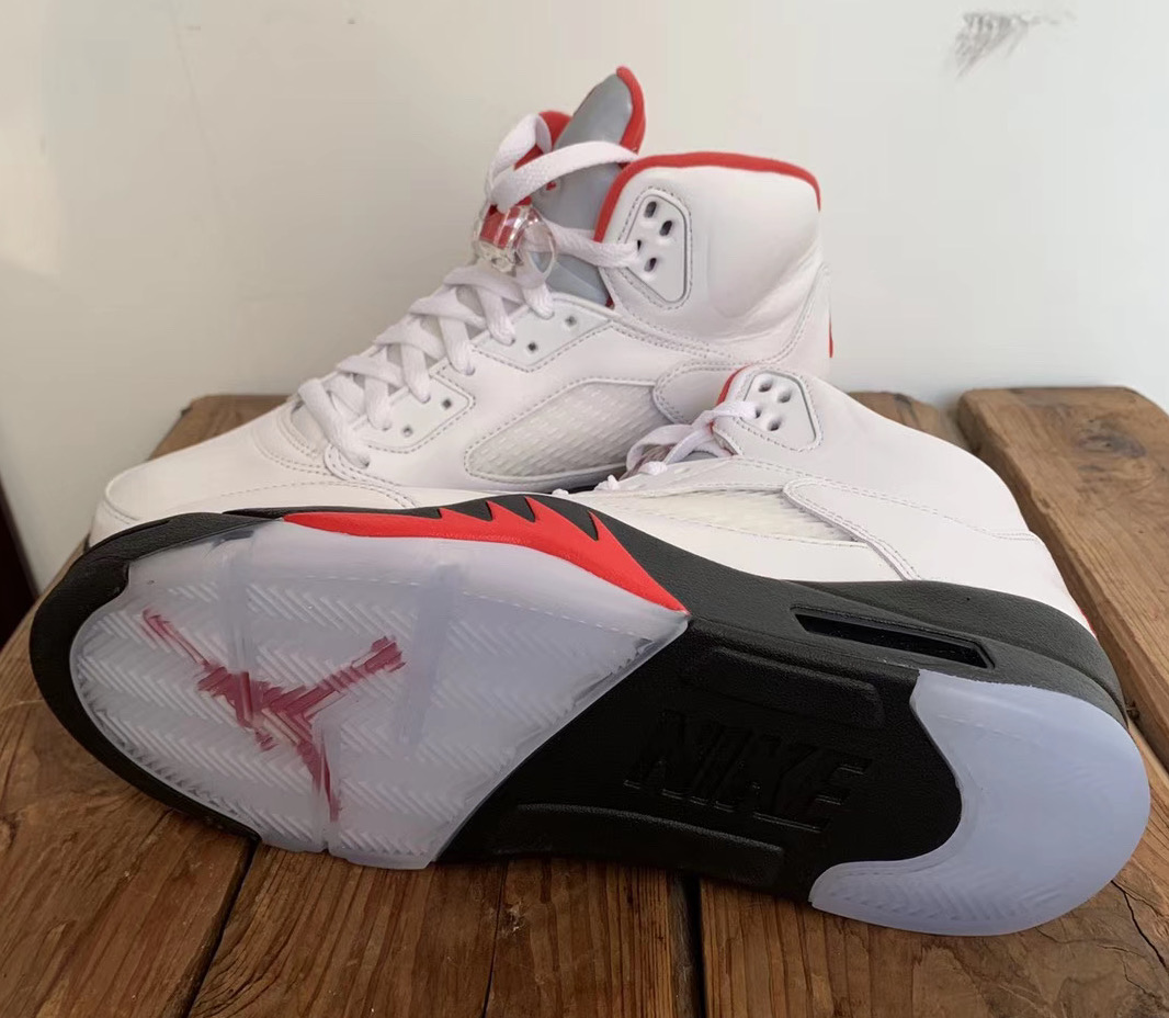 SneakerScouts's tweet image. Release Date: Air Jordan 5 'Fire Red' - March 28, 2020 |$200| #SneakerScouts sneakerscouts.com/release-date-a…