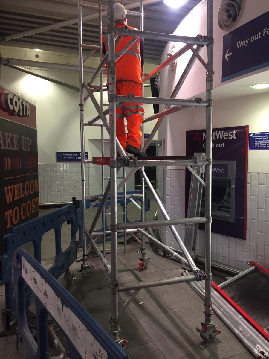 NetworkRailMAN's tweet photo. Our Works Delivery team have commissioned heaters in the waiting lounge to Platform 13&14. This will allow passengers to wait, in warmth & comfort, before catching their services. Later in 2020 we will be remodelling this area to increase retail offering #puttingthepassengerfirst https://t.co/uj7HAvt1MN