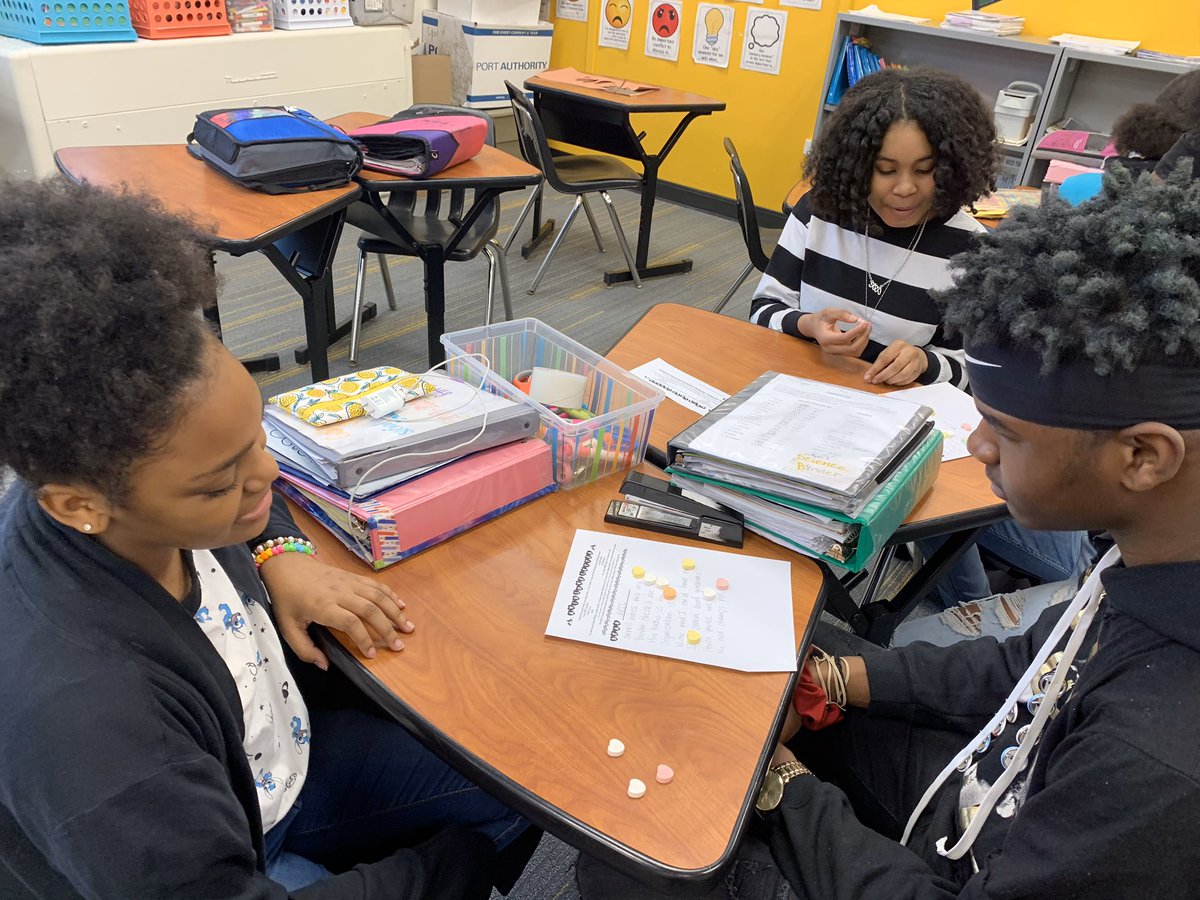 dcopelandROXMID's tweet photo. Today in AVID students wrote Love Letters to the AVID strategies, tutors and instructional framework. @CHUHRoxMid #wicor https://t.co/2NwES6hqlA