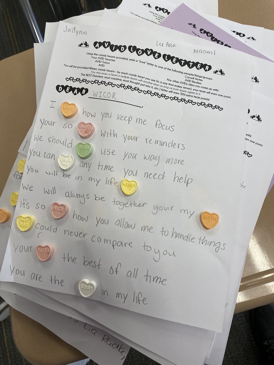 dcopelandROXMID's tweet photo. Today in AVID students wrote Love Letters to the AVID strategies, tutors and instructional framework. @CHUHRoxMid #wicor https://t.co/2NwES6hqlA