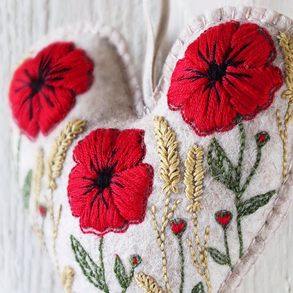 Happy Valentine’s 🌹
Albie & Lottie hearts are now available from my Etsy shop ❤️

 etsy.com/uk/HannahBurbu…

#hannahburburydesigns #valentines #poppyembroidery #poppyflowers #poppylove #poppies #heartlovers #poppyheart #handembroidery #embroiderylove #stitchersgonnastitch #dmc