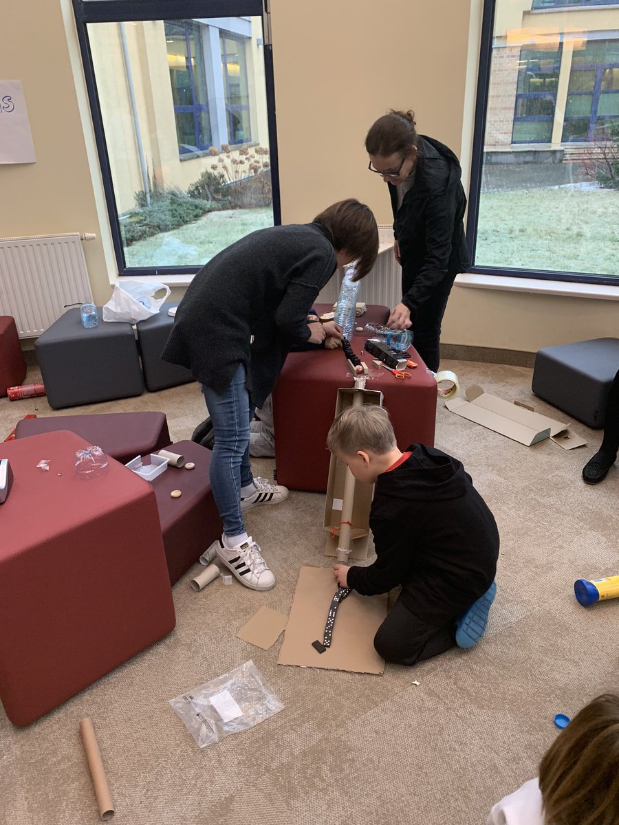 mlrose14's tweet photo. Family build day!!! So many parents, so much understanding applied and so much fun! #howtheworldworks #maketheworldyourclassroom #inquiryshowcase @ibpyp @nonatoman @CuriousChestnut https://t.co/Ikd6PDg83c