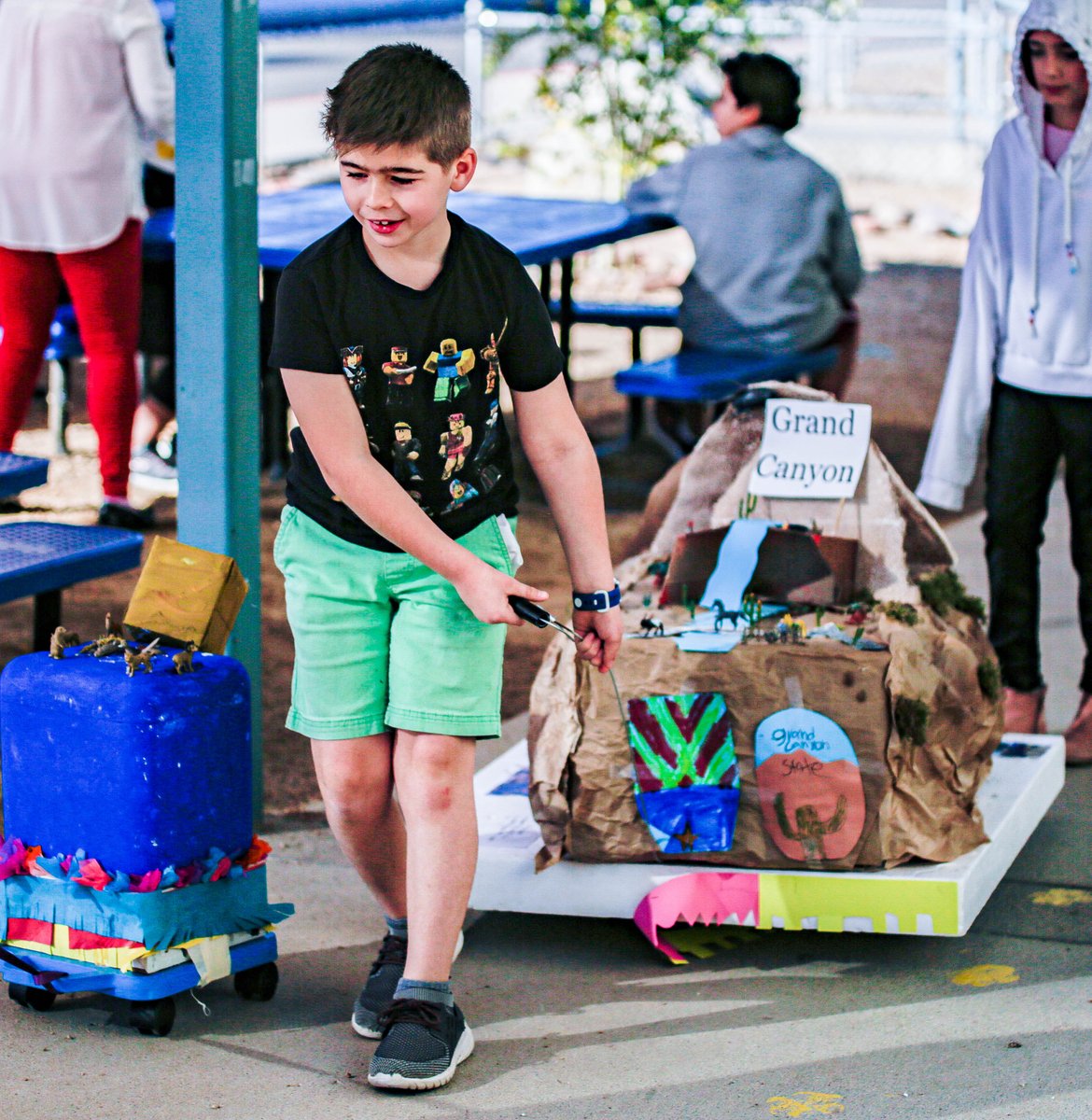 pvschools's tweet photo. Today we celebrate not only Valentine's Day, but also Arizona's 108th Birthday! Kim Pestka’s third grade class at Hidden Hills paraded their love of #Arizona around campus with purposefully designed and engineered floats! #PVSchools #LoveAZ #AZBirthday #azstatehood #ArizonaRocks https://t.co/LcyQGFc9HC