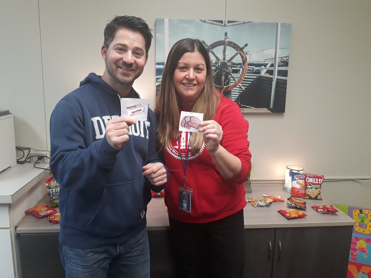 villak_villa's tweet image. Who said Valentine's Day can't be fun for teachers too? Find your perfect match for a treat! #matchinggame
