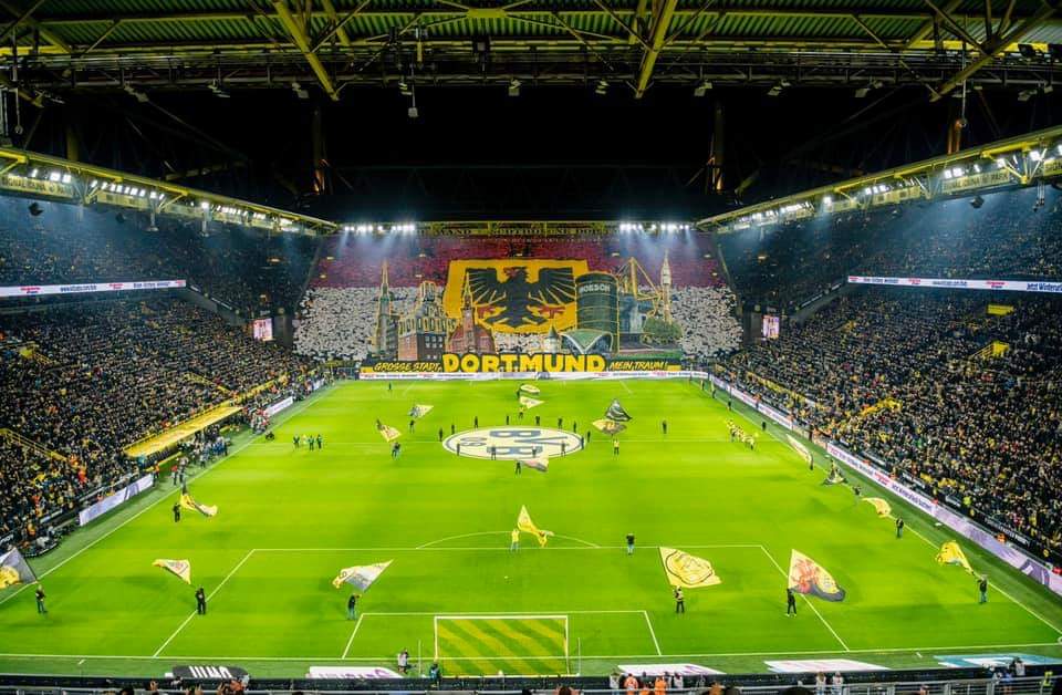 FanClub74091372's tweet photo. Große Respekt vor Gelbe Wand!
💛🖤💛🖤💛🖤💛🖤💛🖤💛🖤💛👏👏👏👏👏👏👏👏👏👏👏👏👏
#BVBSGE #GelbeWand #Bundesliga 📢📢📢📢📢📢📢📢📢📢📢📢📢 https://t.co/SaqIoPYXET
