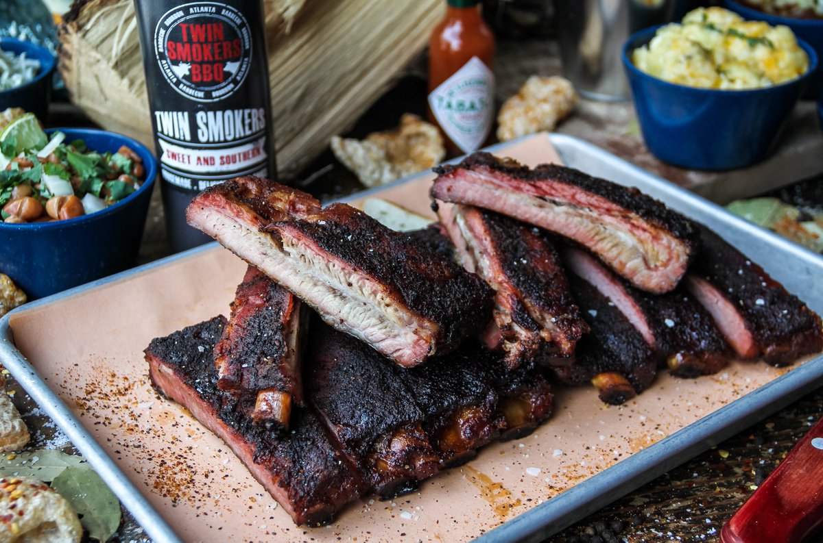 This Valentine's Day, forget a dozen roses and join us for a dozen ribs!❤️🍖#HappyValentinesDay