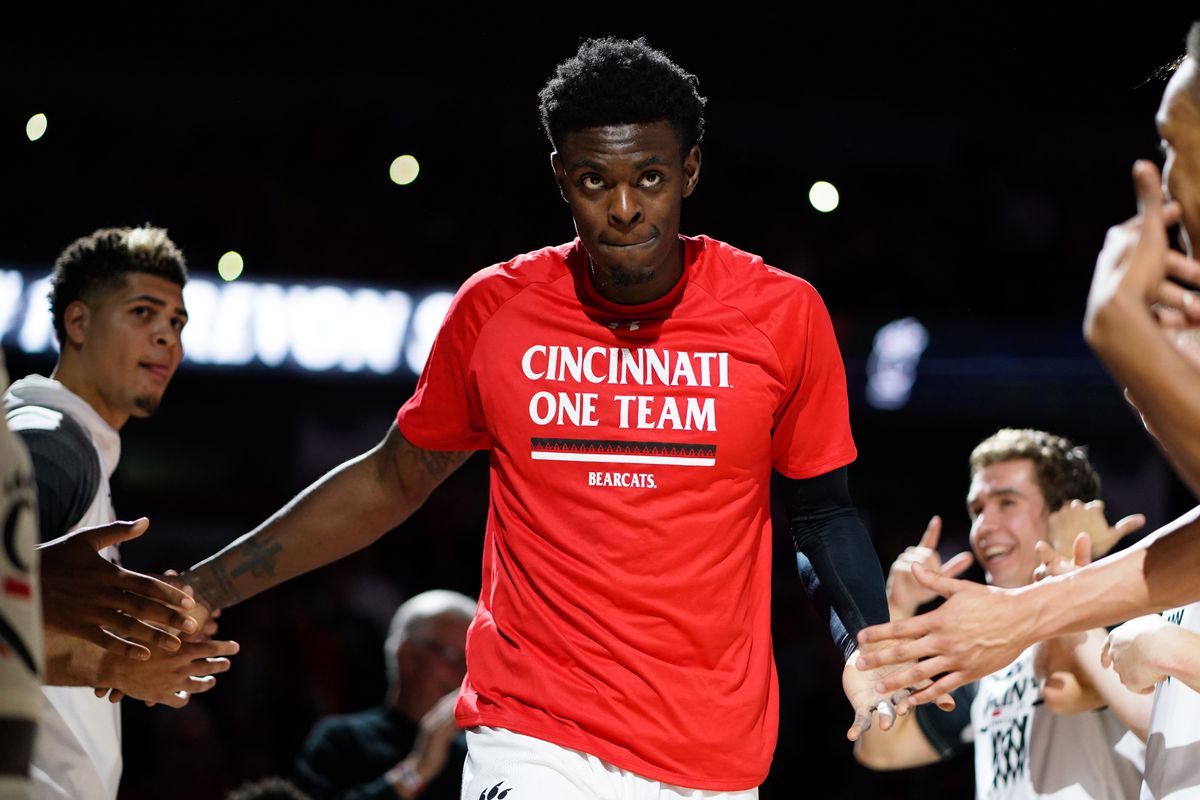 Dan Hoard On Twitter After A Career High 19 Rebounds Last Night Trescott13 Is Averaging 9 9 Per Game It S Been 37 Years Since A Uc Player Averaged 10 In A Season Dwight Jelly