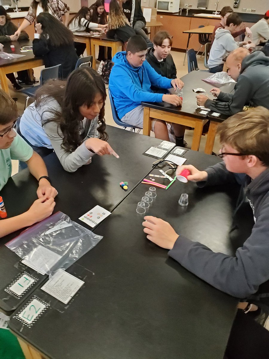 Fun collaboration activity on our minimum day today!! The kids had a blast and they really had to work together on this one! #collaboration #ngss @mrsdaniels_echs <a href="/OsideUSD/">Oceanside Unified School District</a>