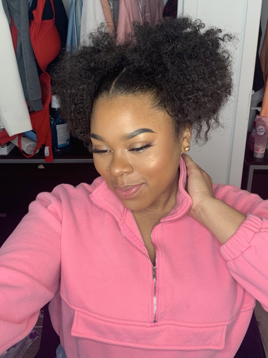 V a l e n t i n e ‘ s  D a y
Feel free to contact me for all your makeup needs and requests :) 

#hu23 #hu22 #hu21 #hu20 #howarduniversity