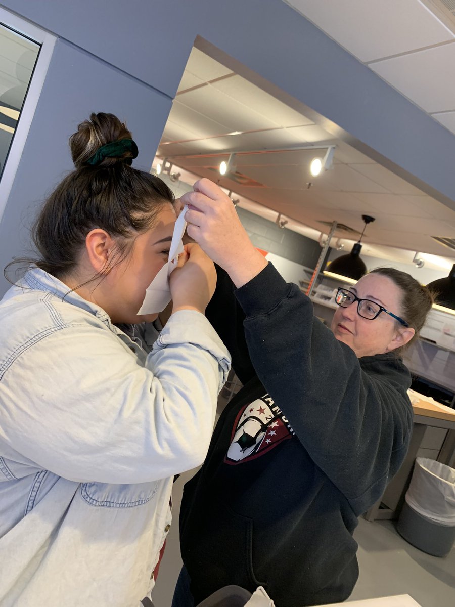 When you want to try the new @oculus headsets, but need to save your face cause it’s Valentine’s Day. #teamworkmakesthedreamwork #amspower #forwadtogether #myirvingisd @dpvils @IrvingISD @Austin_Broncos @HeartofAmericaF